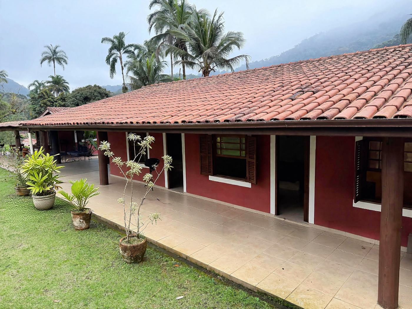 Varanda das suítes com vista para a Mata Atlântica